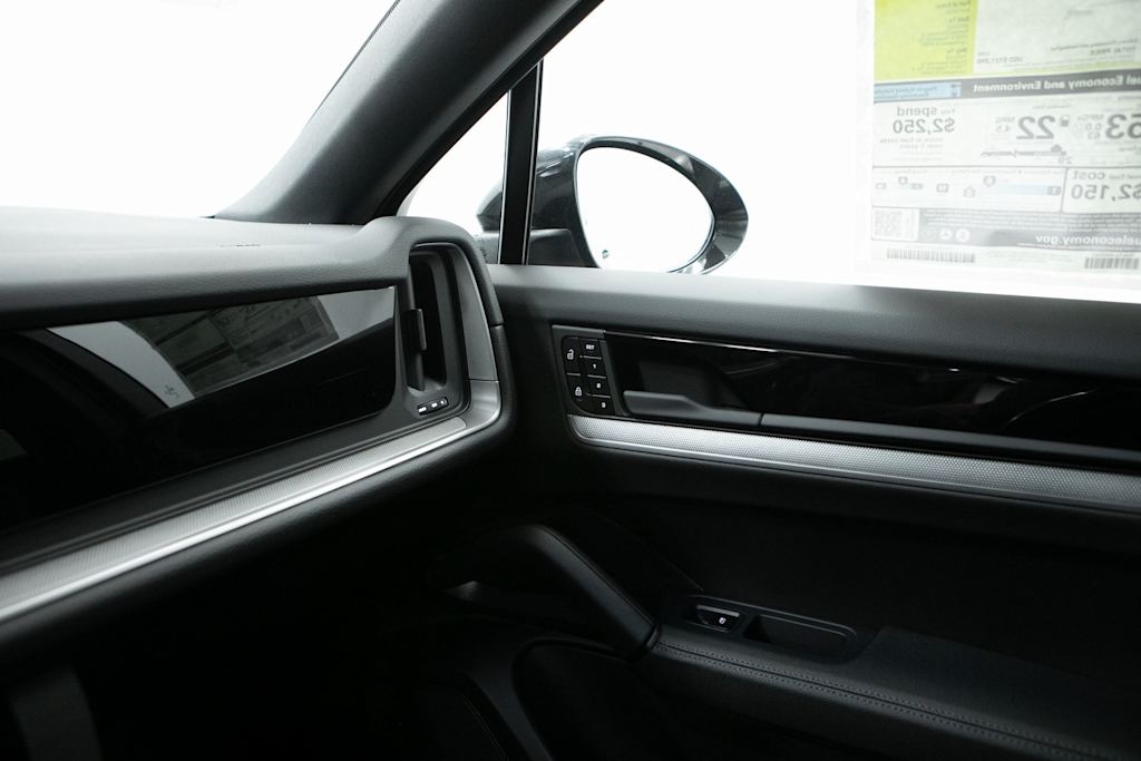 Thumbnail: 2026 Porsche Cayenne - 29