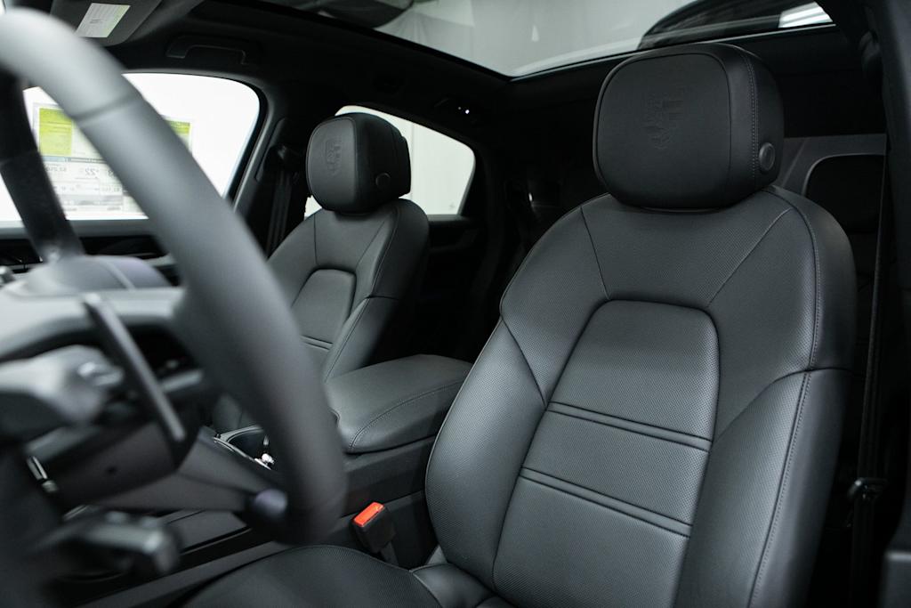 Thumbnail: 2026 Porsche Cayenne - 8