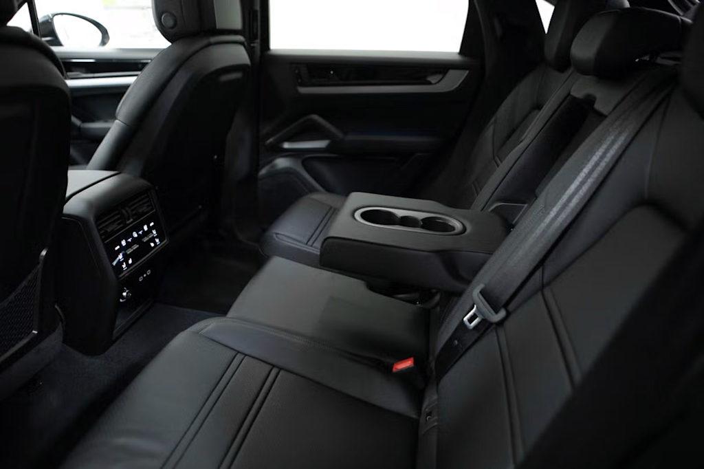 Thumbnail: 2026 Porsche Cayenne - 37