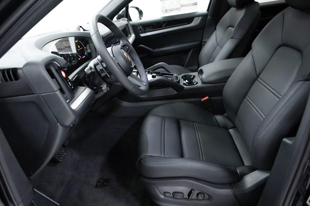 Thumbnail: 2026 Porsche Cayenne - 10