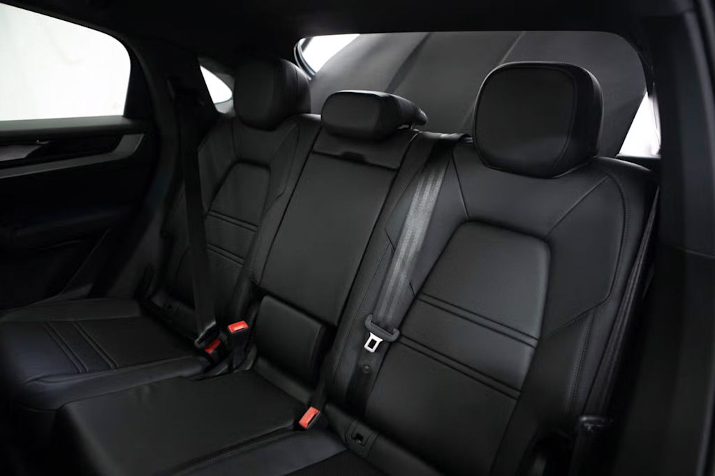 Thumbnail: 2026 Porsche Cayenne - 38