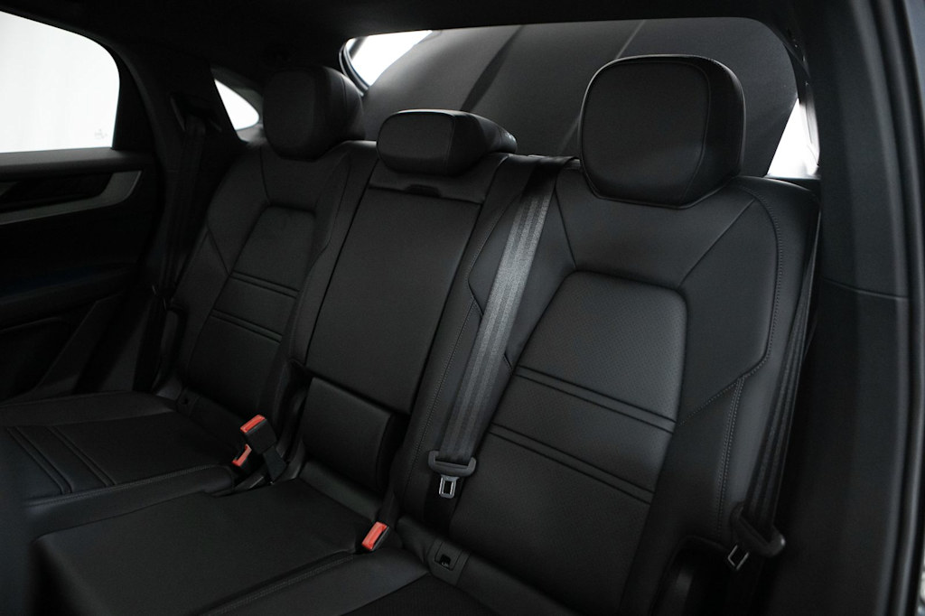 Thumbnail: 2026 Porsche Cayenne - 37
