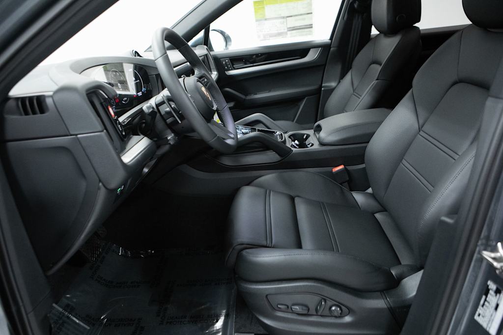 Thumbnail: 2026 Porsche Cayenne - 11