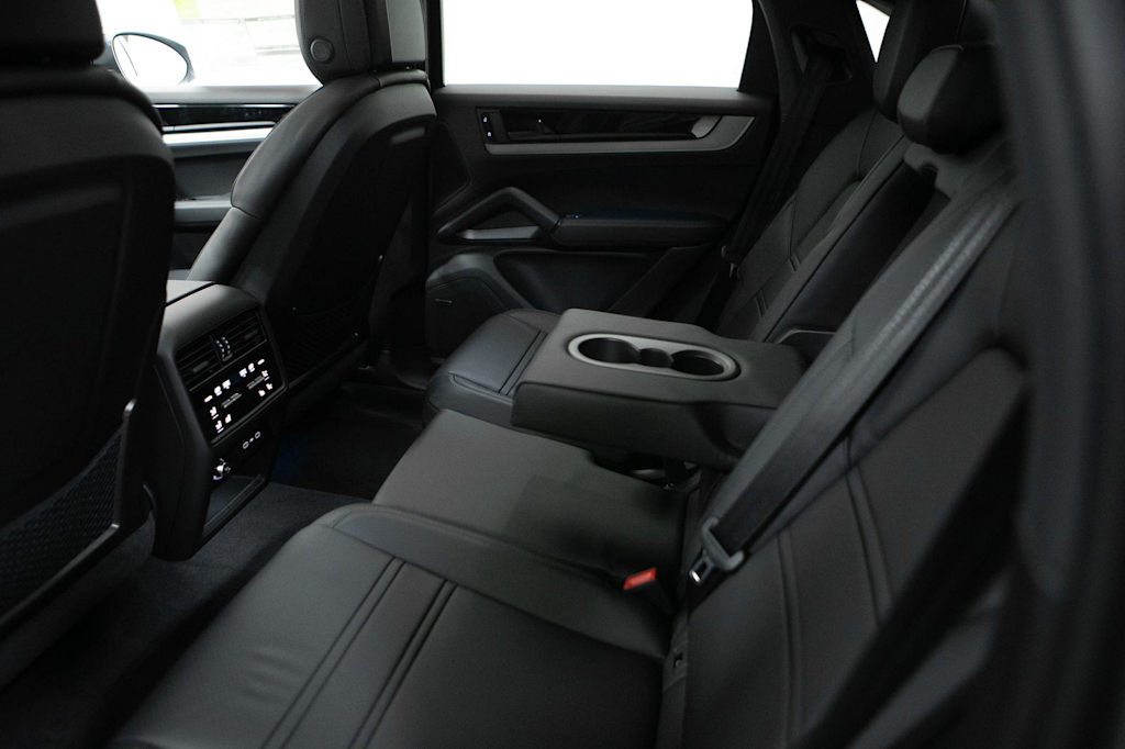 Thumbnail: 2026 Porsche Cayenne - 36