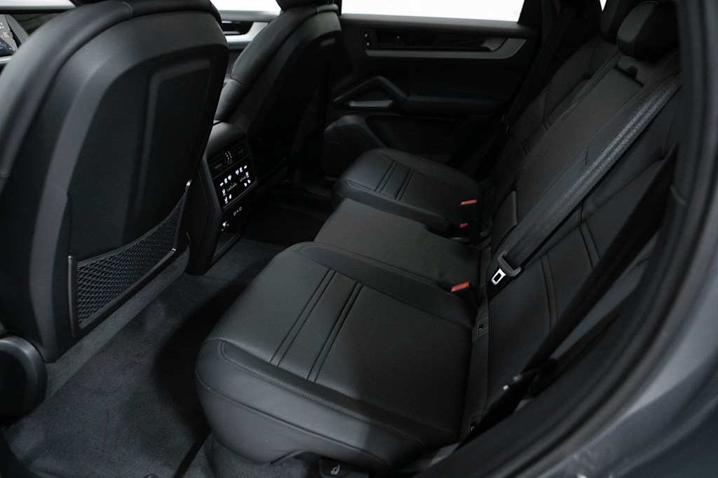 Thumbnail: 2026 Porsche Cayenne - 12