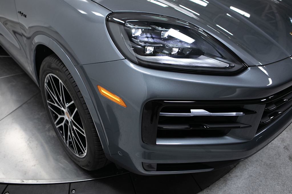 Thumbnail: 2026 Porsche Cayenne - 18