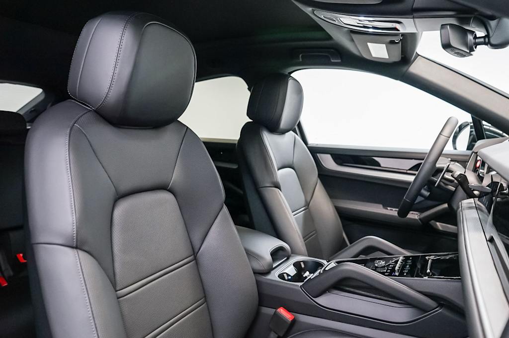 Thumbnail: 2026 Porsche Cayenne - 12