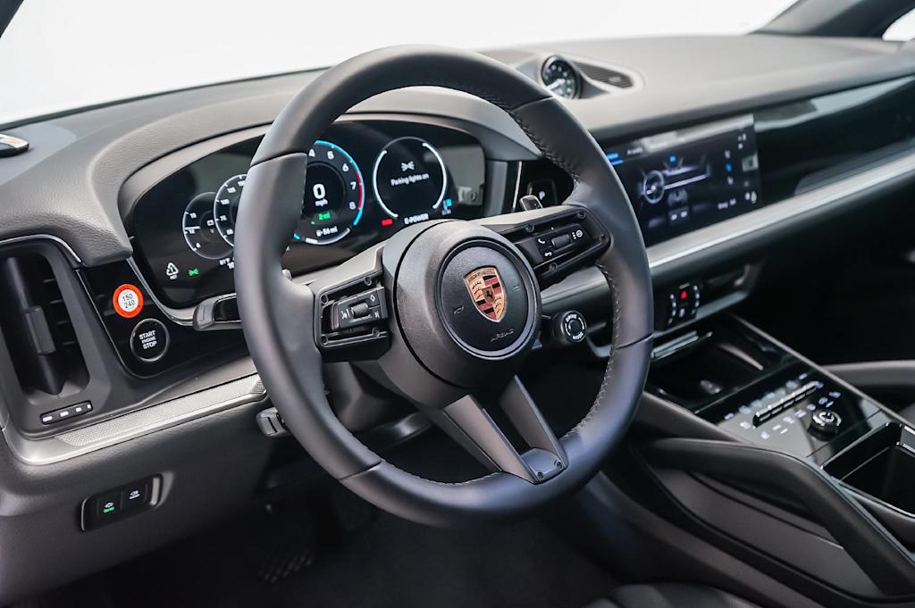 Thumbnail: 2026 Porsche Cayenne - 2
