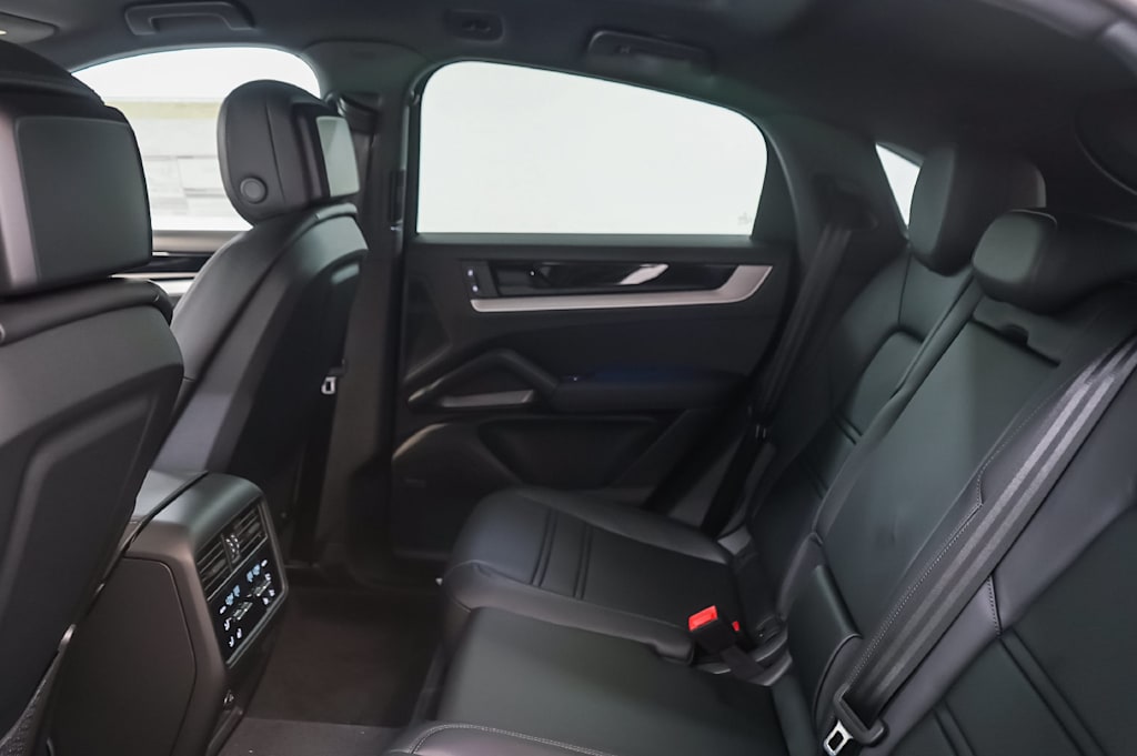 Thumbnail: 2026 Porsche Cayenne - 13