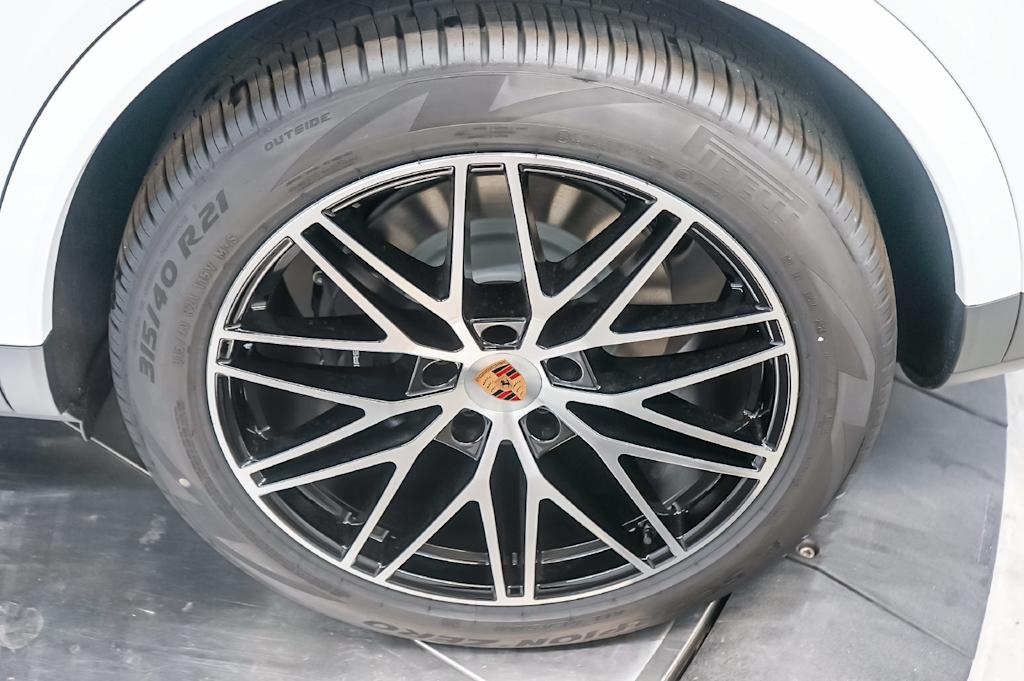 Thumbnail: 2026 Porsche Cayenne - 8
