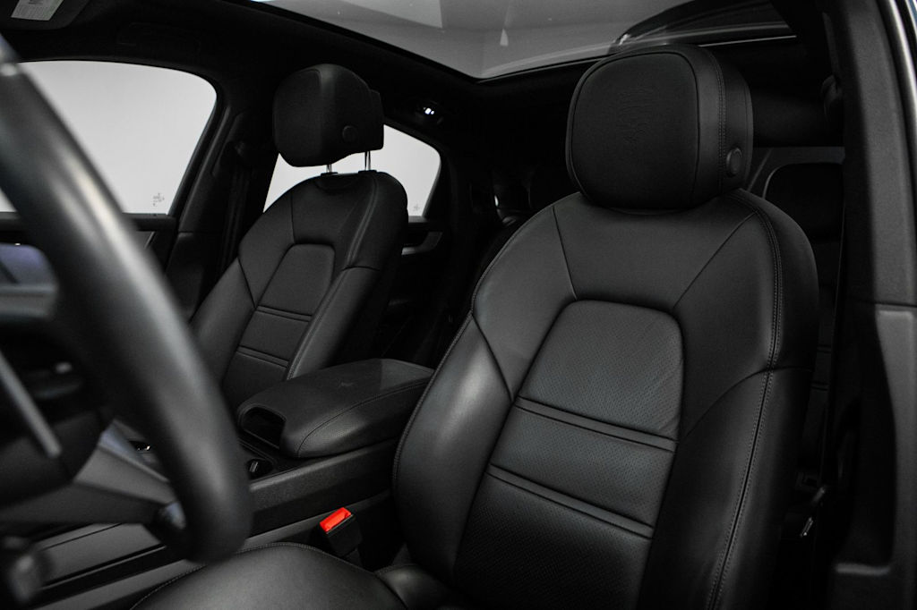 Thumbnail: 2024 Porsche Cayenne - 8