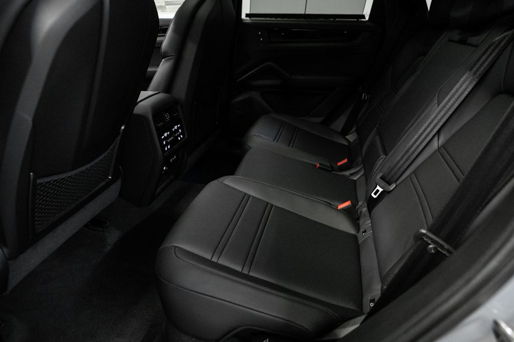 Thumbnail: 2026 Porsche Cayenne - 9