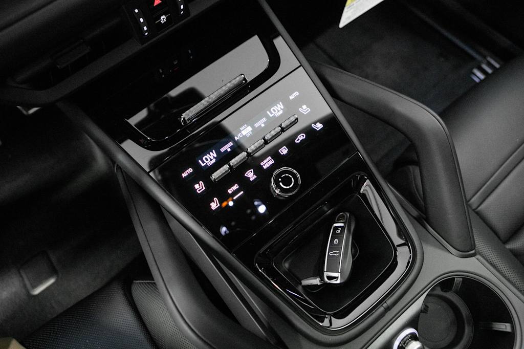 Thumbnail: 2026 Porsche Cayenne - 12