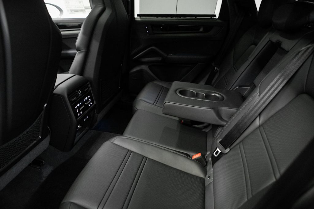 Thumbnail: 2026 Porsche Cayenne - 34