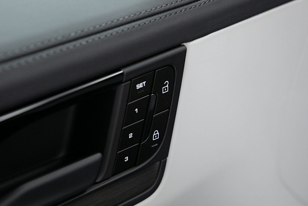 Thumbnail: 2026 Porsche Cayenne - 7