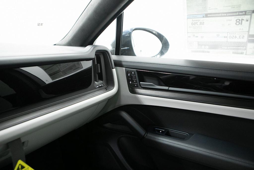Thumbnail: 2026 Porsche Cayenne - 27