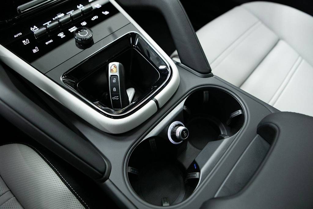 Thumbnail: 2026 Porsche Cayenne - 26