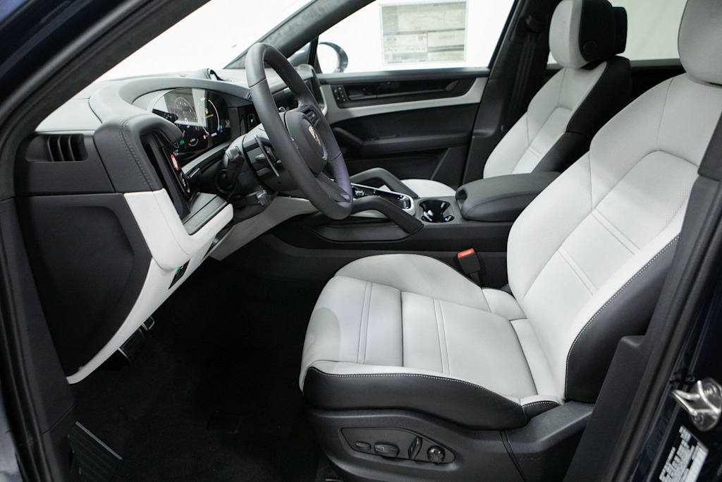 Thumbnail: 2026 Porsche Cayenne - 11