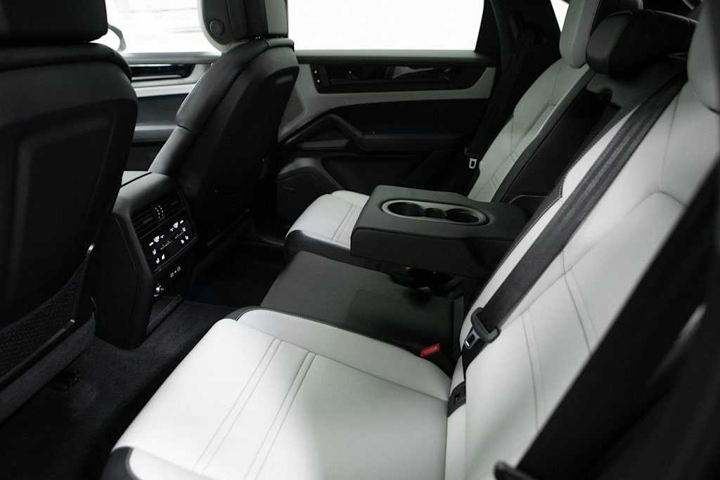Thumbnail: 2026 Porsche Cayenne - 31