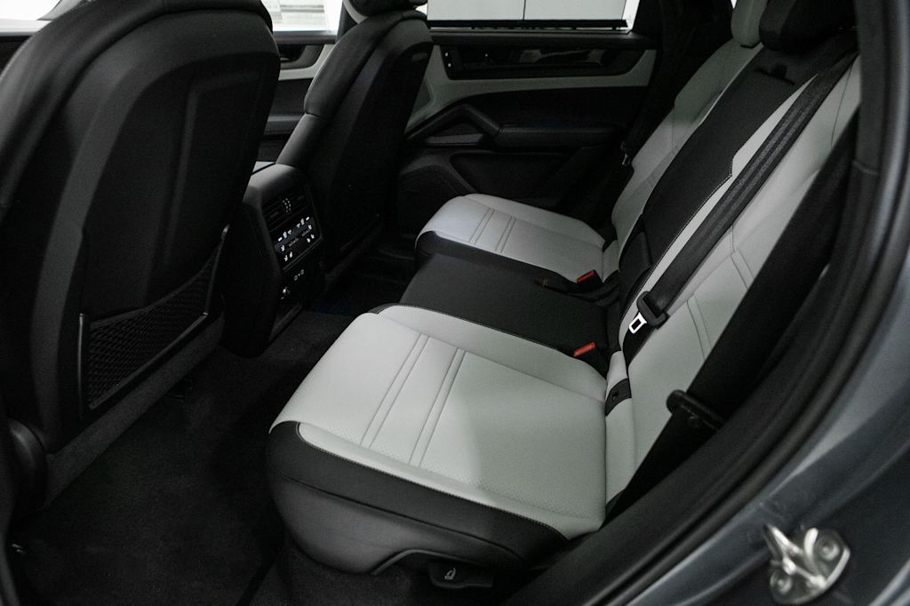 Thumbnail: 2026 Porsche Cayenne - 9