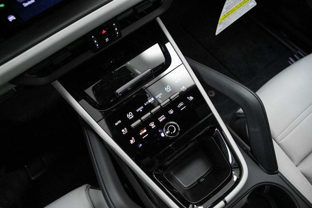 Thumbnail: 2026 Porsche Cayenne - 30