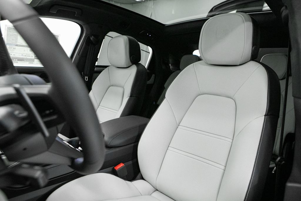 Thumbnail: 2026 Porsche Cayenne - 7