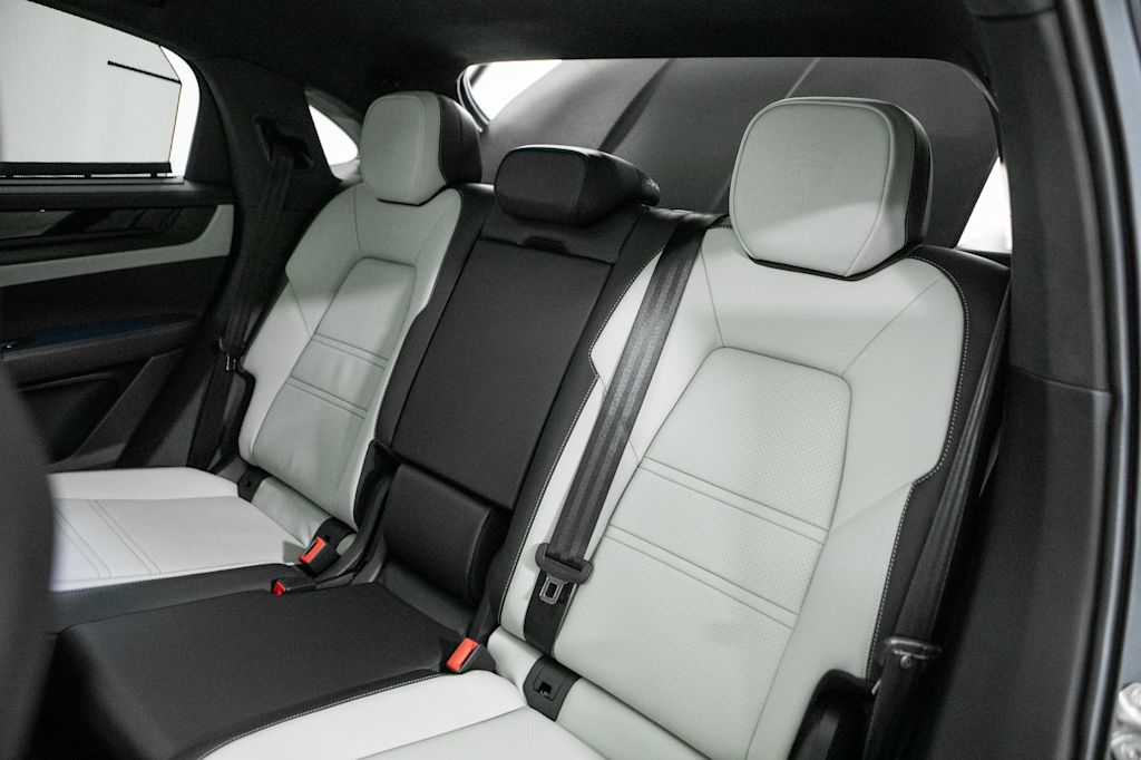 Thumbnail: 2026 Porsche Cayenne - 39