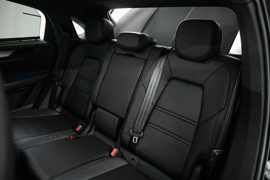 Thumbnail: 2026 Porsche Cayenne - 39