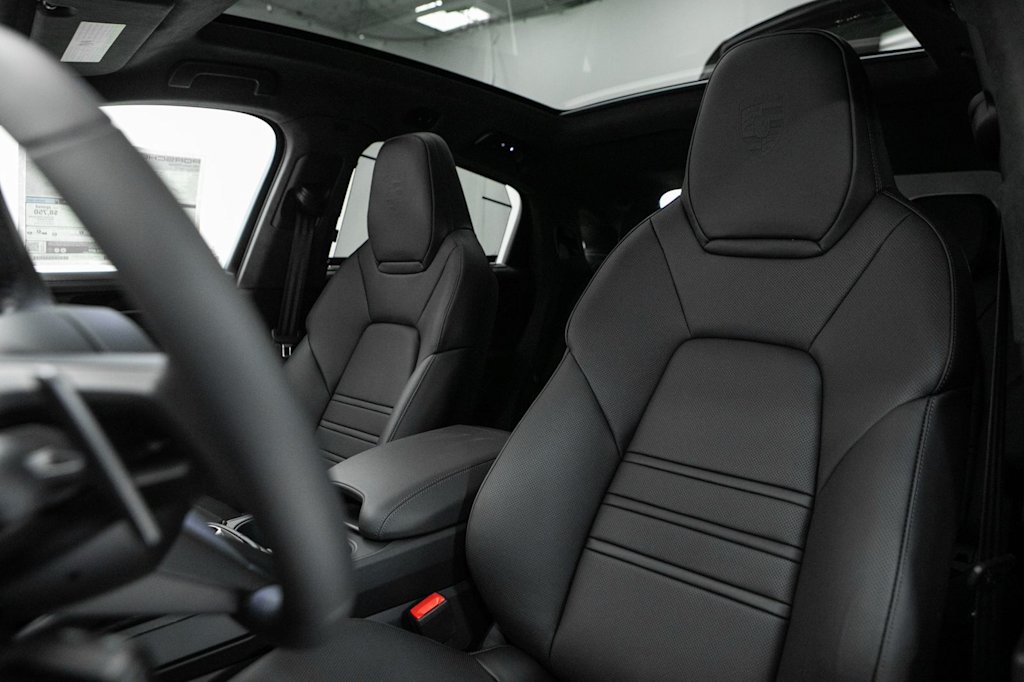 Thumbnail: 2026 Porsche Cayenne - 8