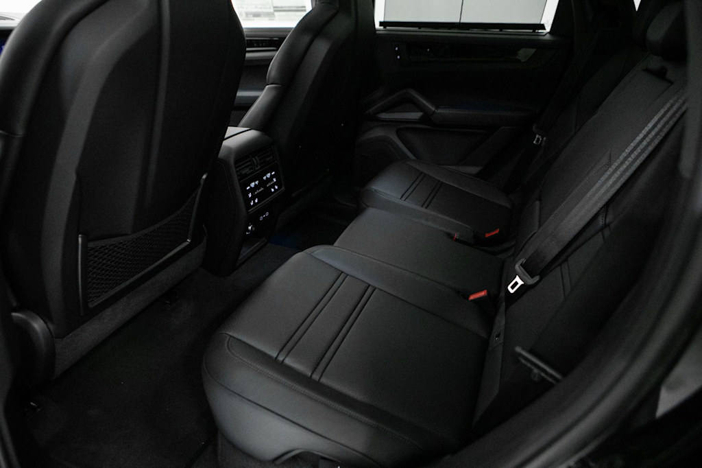 Thumbnail: 2026 Porsche Cayenne - 10
