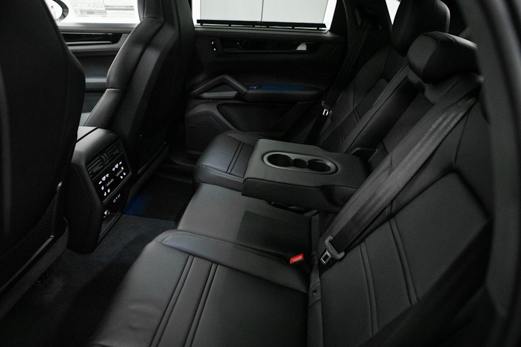 Thumbnail: 2026 Porsche Cayenne - 38