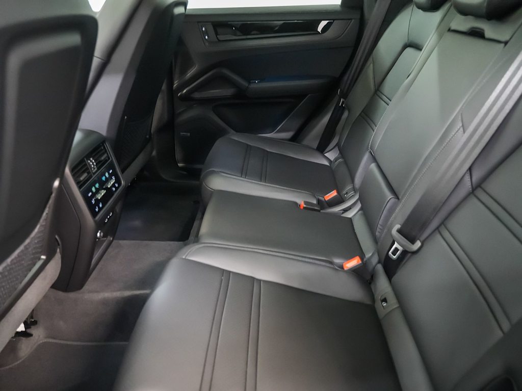 Thumbnail: 2026 Porsche Cayenne - 13