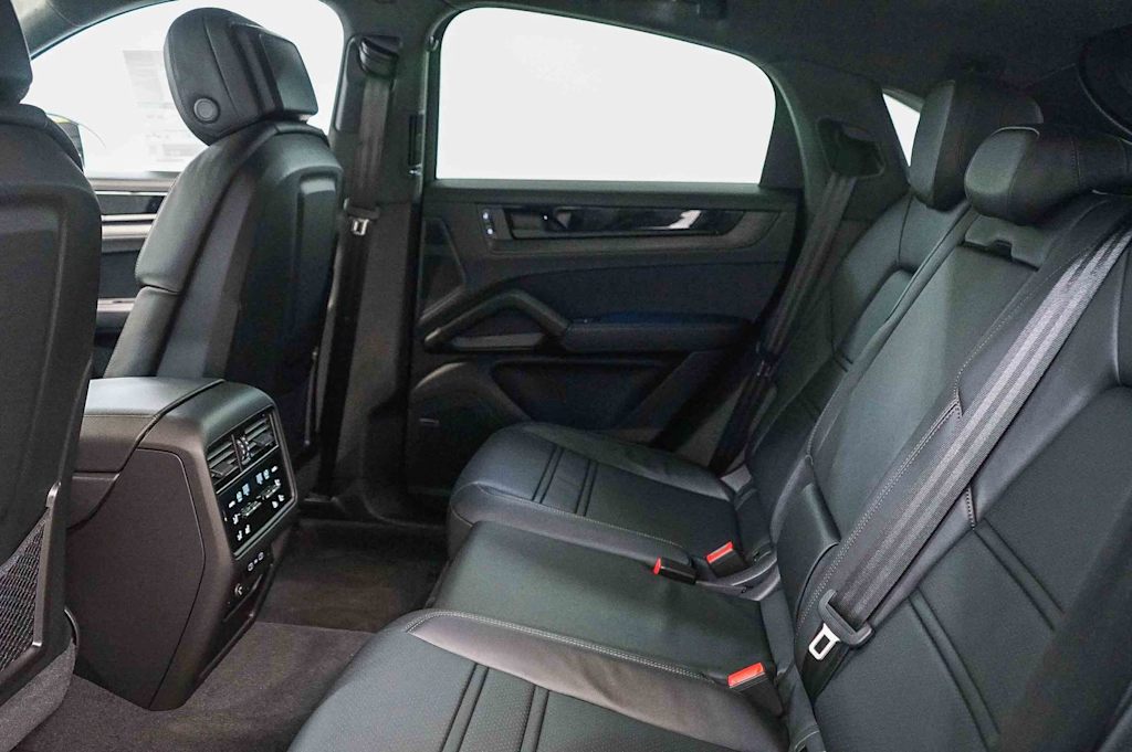 Thumbnail: 2026 Porsche Cayenne - 13