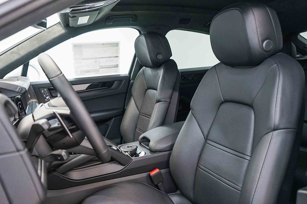Thumbnail: 2026 Porsche Cayenne - 11