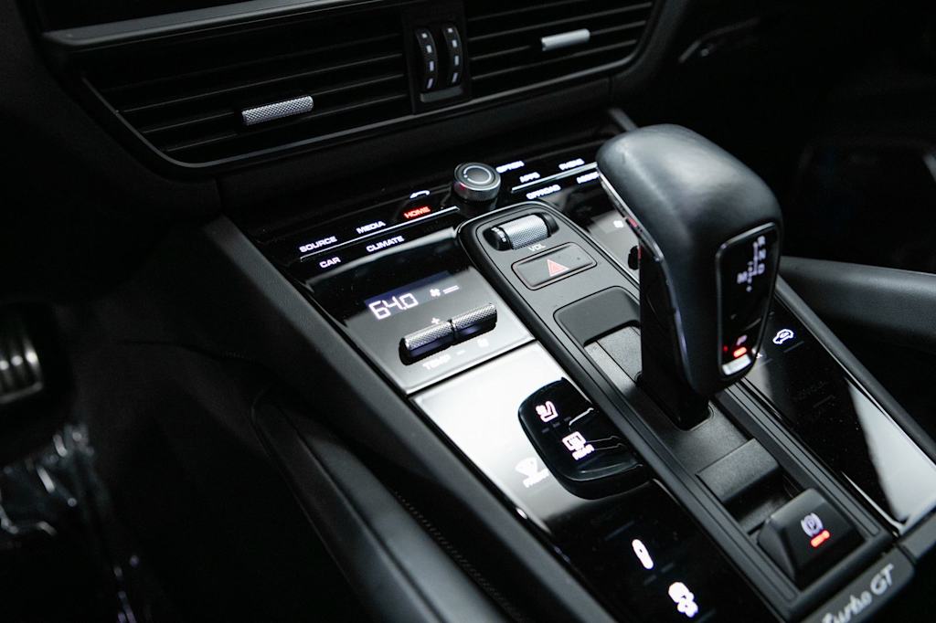 Thumbnail: 2023 Porsche Cayenne - 30