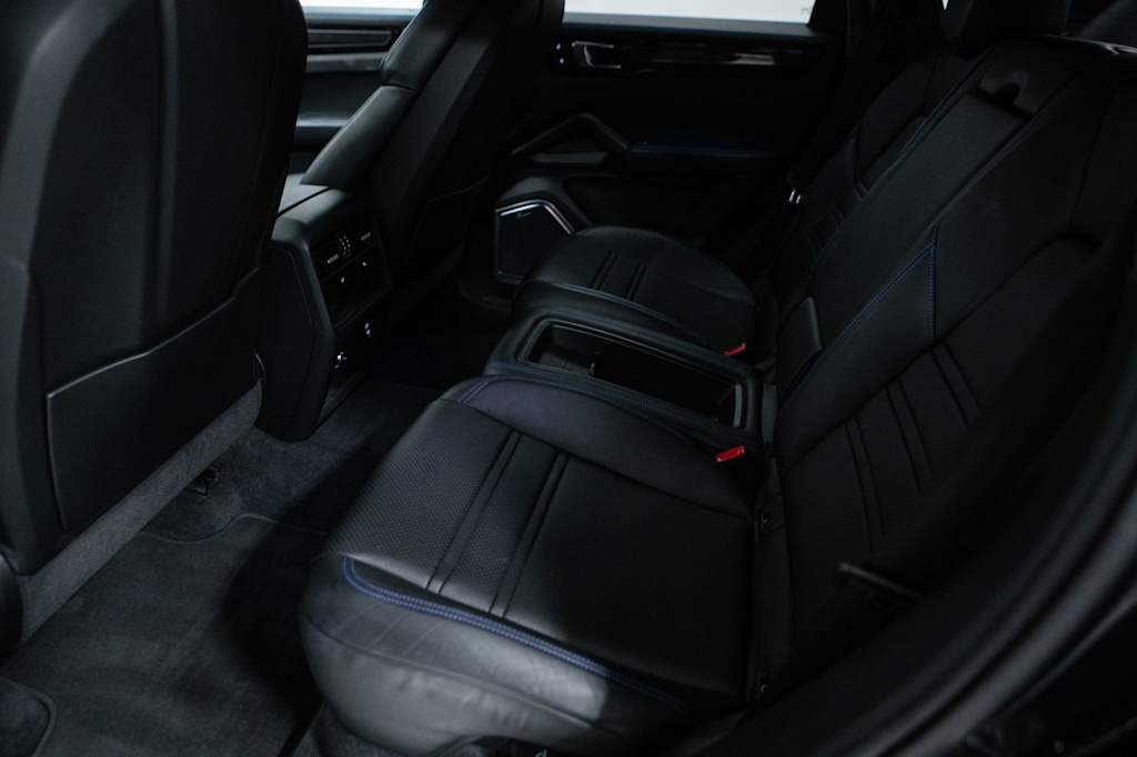 Thumbnail: 2023 Porsche Cayenne - 8