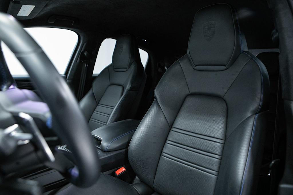 Thumbnail: 2023 Porsche Cayenne - 6
