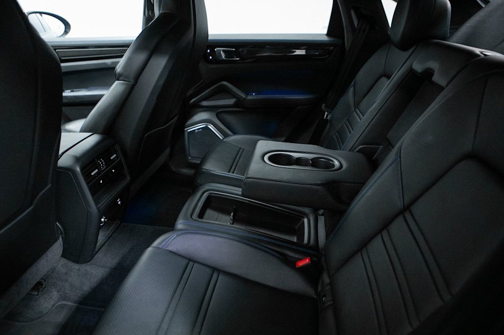 Thumbnail: 2023 Porsche Cayenne - 37