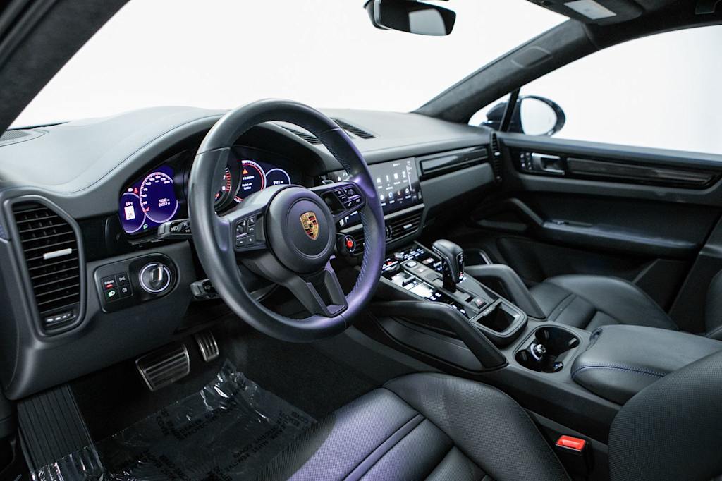 Thumbnail: 2023 Porsche Cayenne - 2