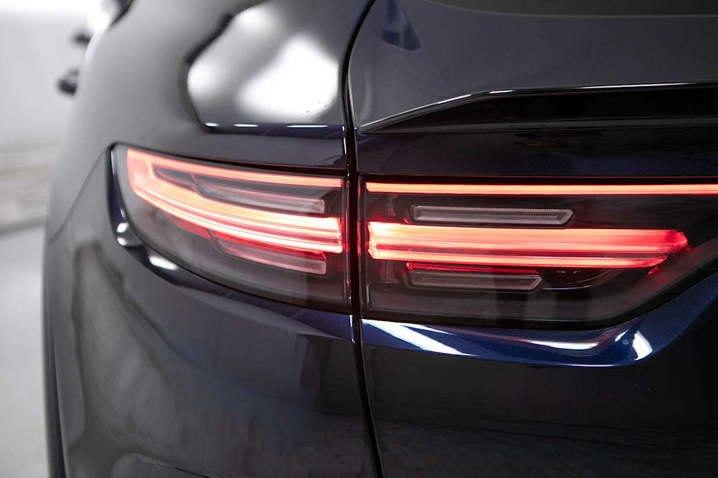 Thumbnail: 2023 Porsche Cayenne - 22