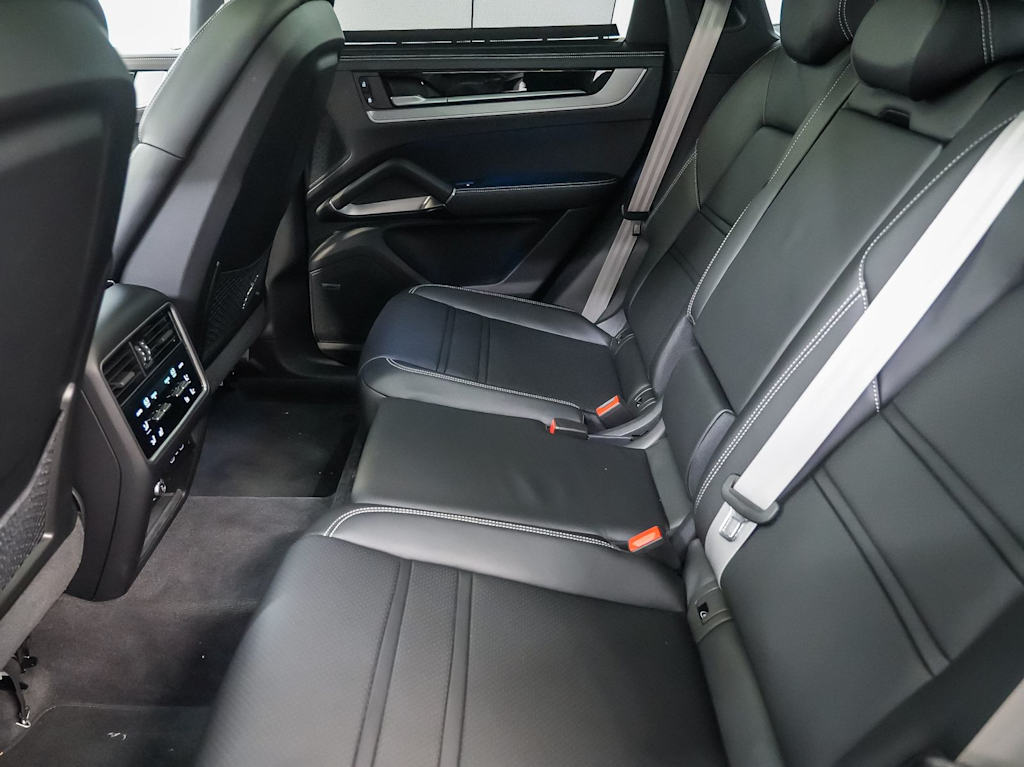 Thumbnail: 2026 Porsche Cayenne - 13