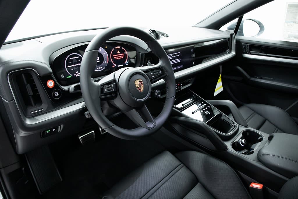 Thumbnail: 2025 Porsche Cayenne - 2