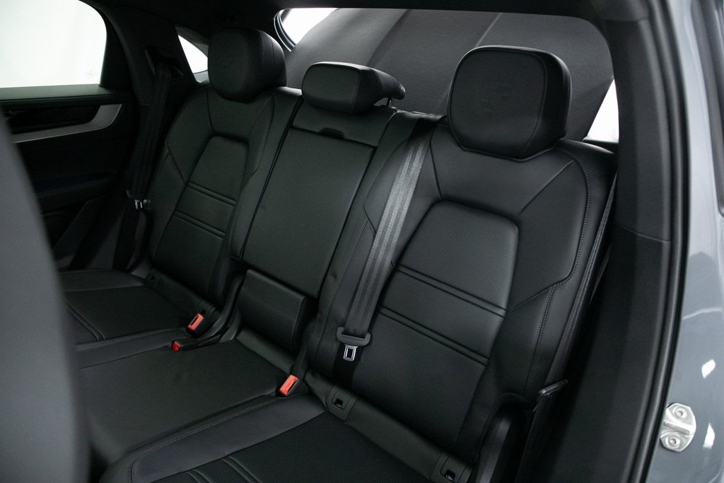 Thumbnail: 2025 Porsche Cayenne - 33