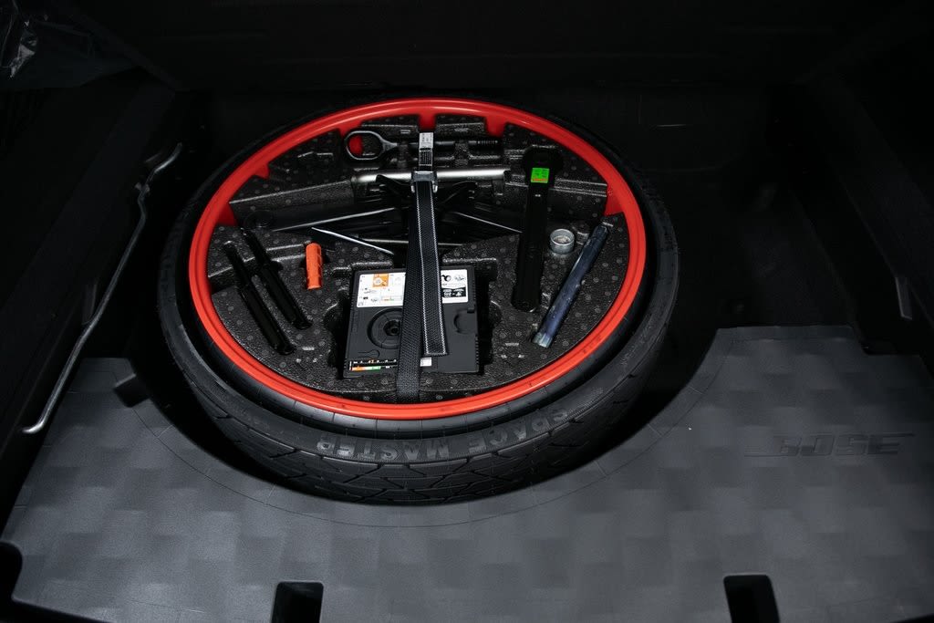 Thumbnail: 2025 Porsche Cayenne - 35