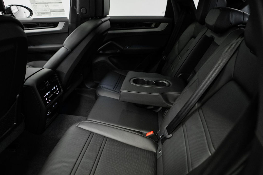 Thumbnail: 2026 Porsche Cayenne - 35