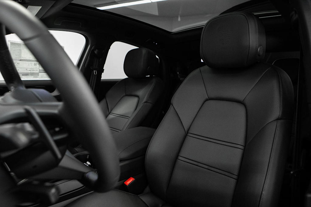 Thumbnail: 2026 Porsche Cayenne - 7