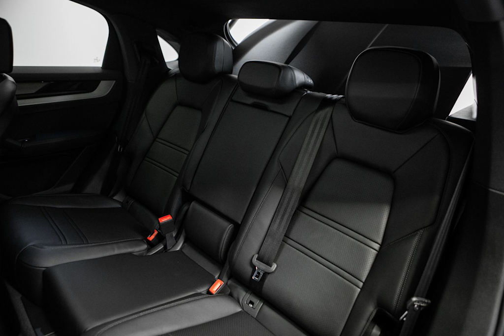 Thumbnail: 2026 Porsche Cayenne - 36