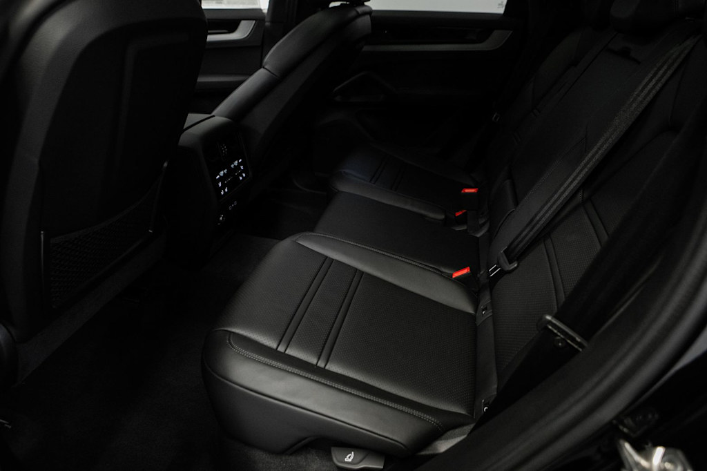 Thumbnail: 2026 Porsche Cayenne - 9