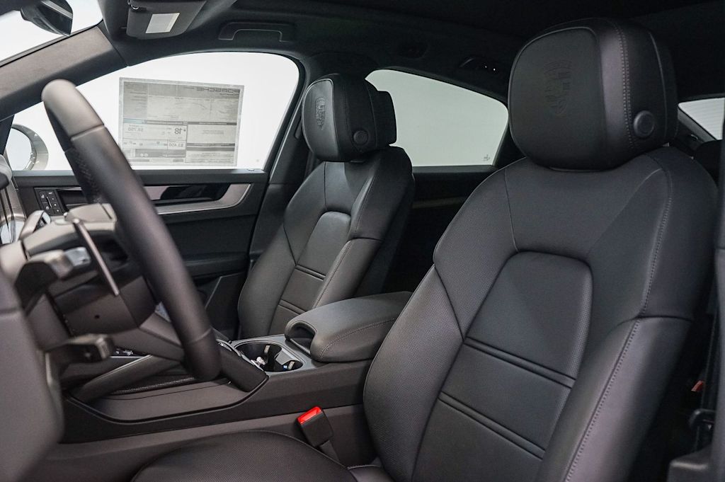 Thumbnail: 2026 Porsche Cayenne - 11