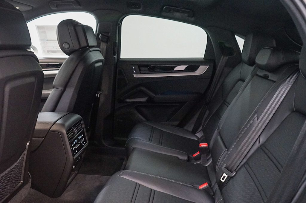 Thumbnail: 2026 Porsche Cayenne - 13